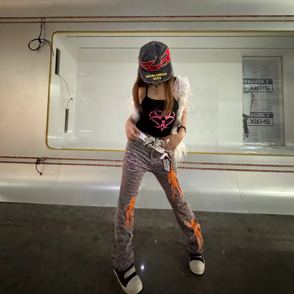 DF |Ripped Portrait Patch Embroidered Jeans