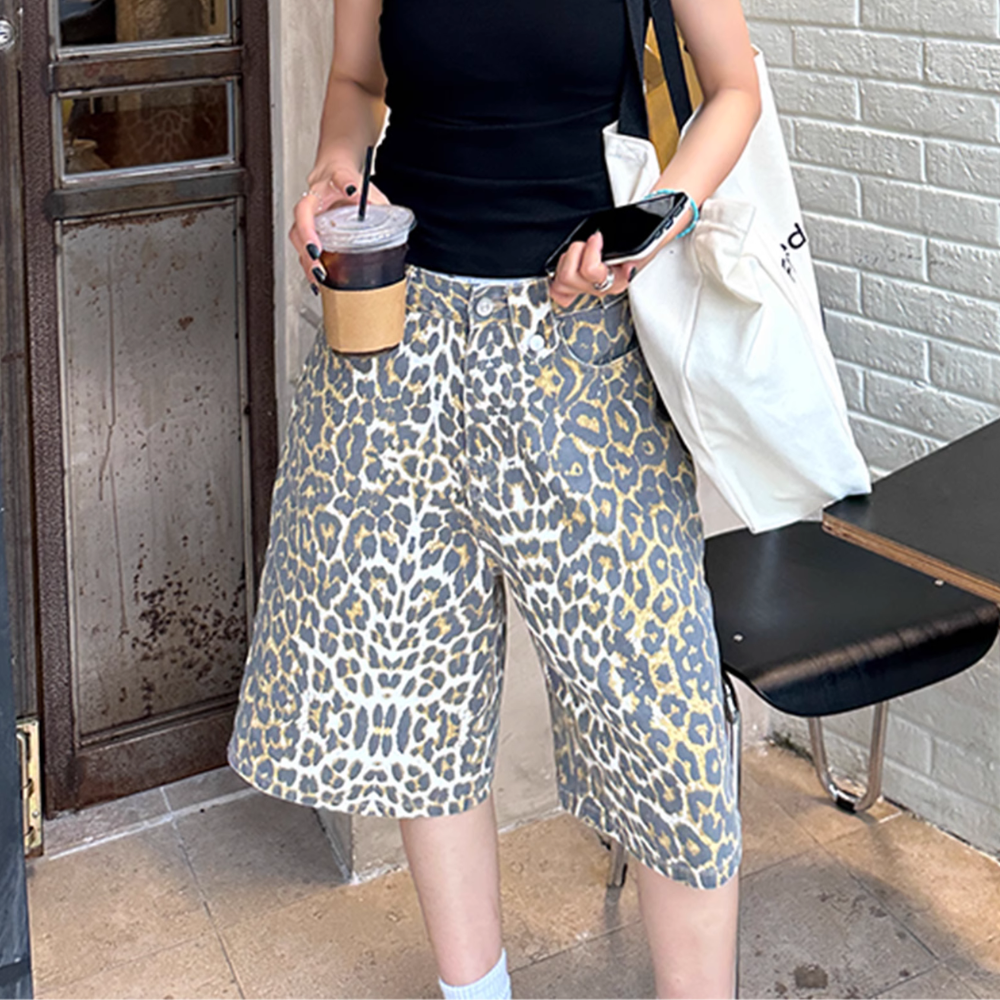 Women's Street Leopard Jorts