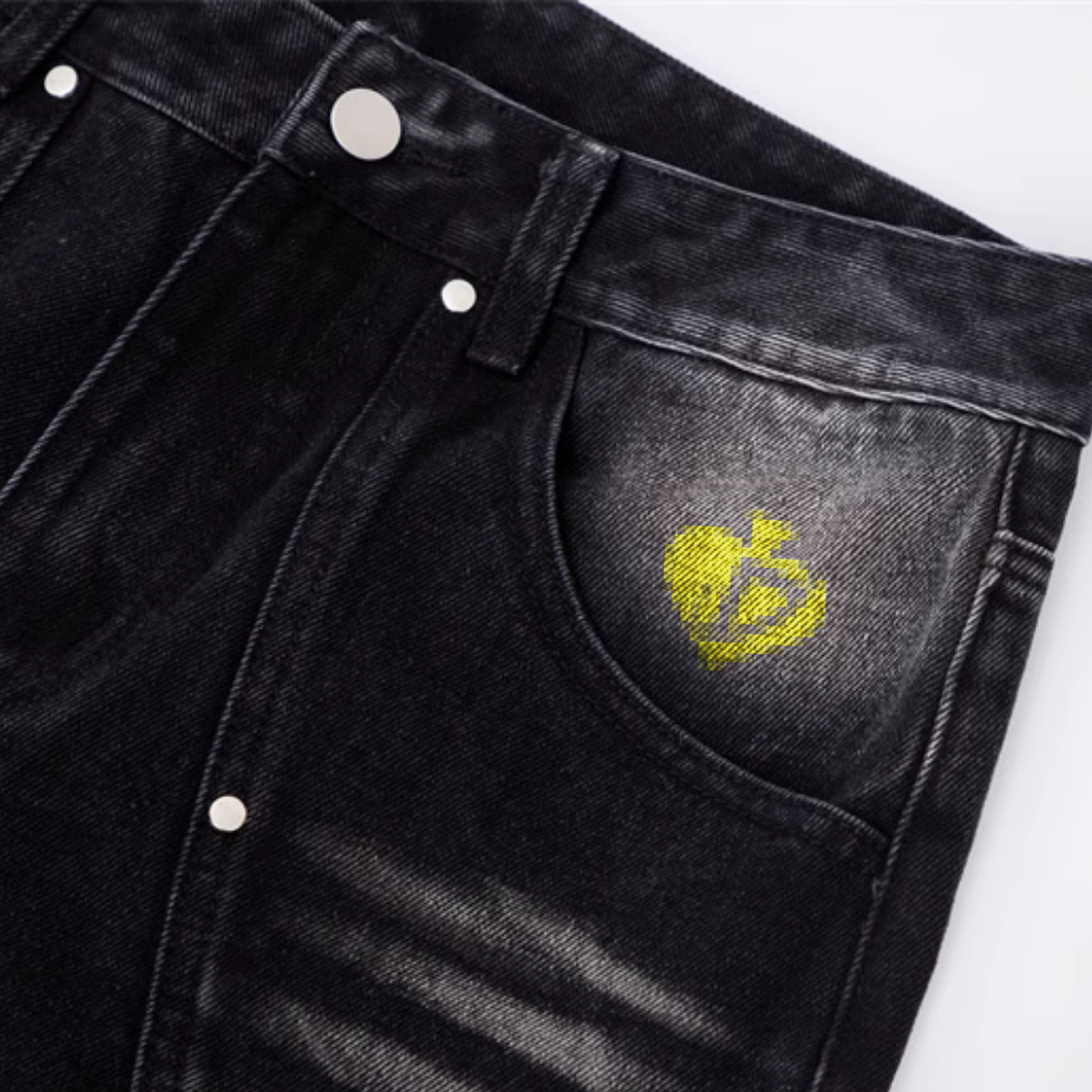DF| Washed Rivet Letter Patch Jeans