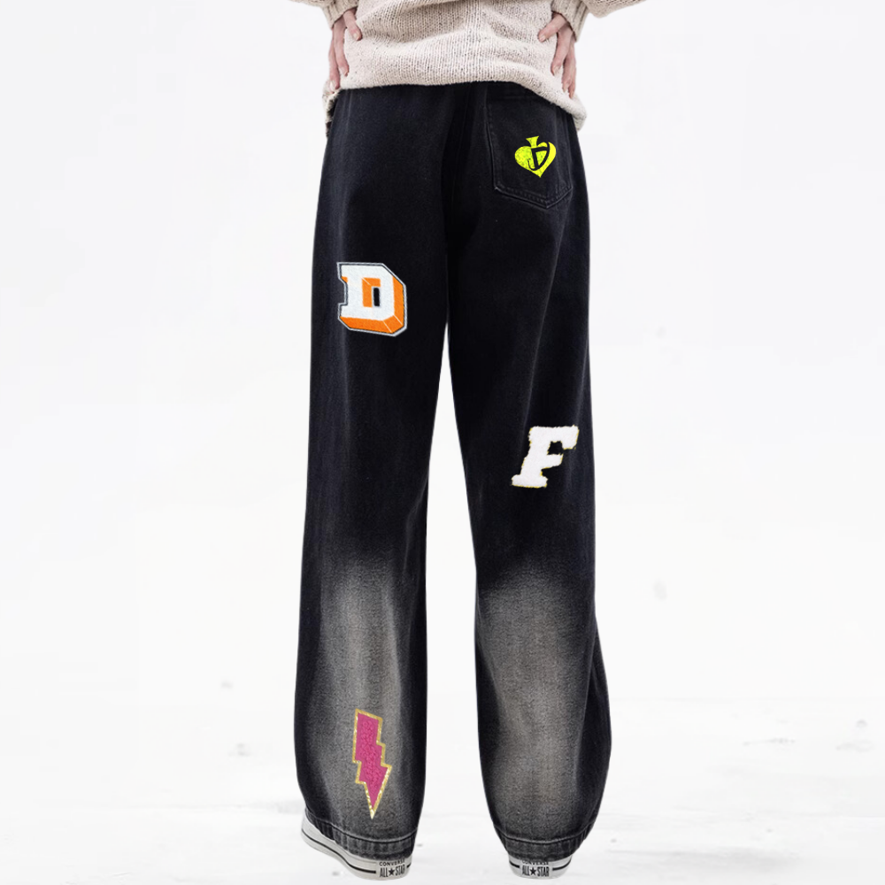 DF| Washed Rivet Letter Patch Jeans